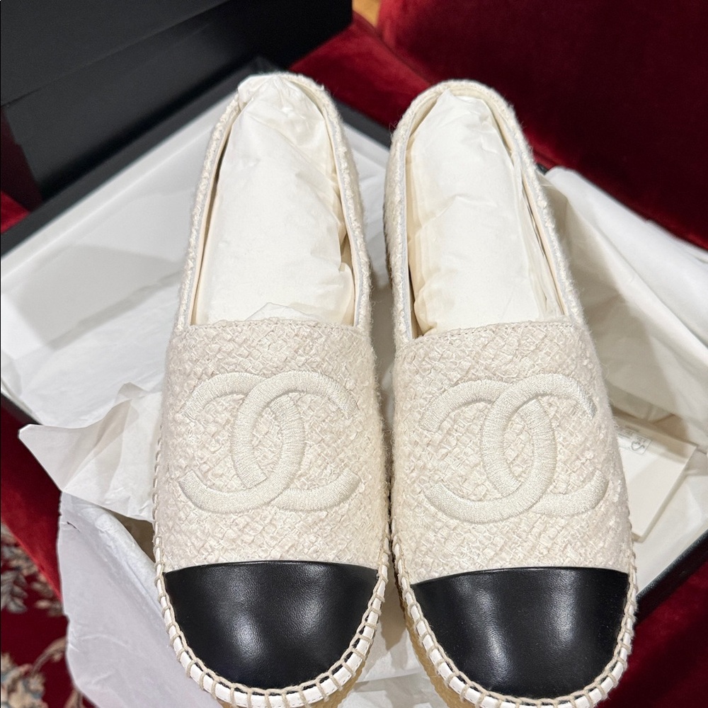CHANEL White and Black Espadrilles - Picture 2 of 4